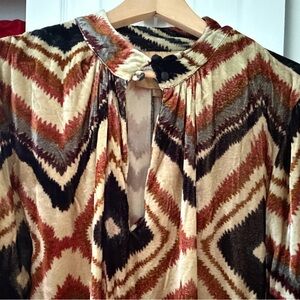 Tanavana Lumila Black velvet dress(bw)